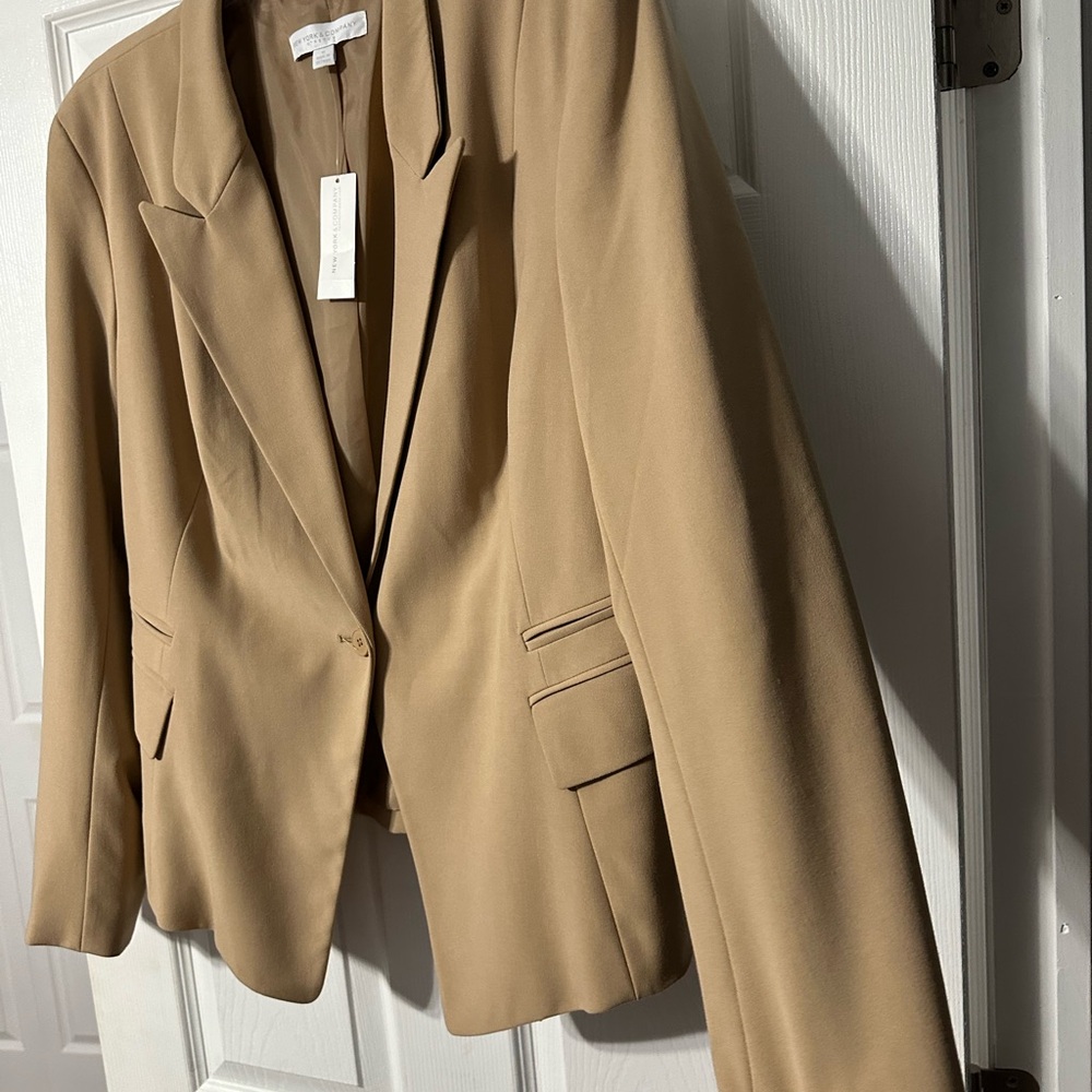 New York & Company Tan Blazer - Picture 7 of 16